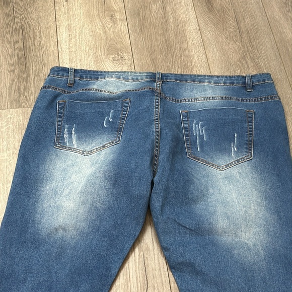 American Bazi women’s distressed jeans size 3xl plus size jeans in great shape - Picture 3 of 6